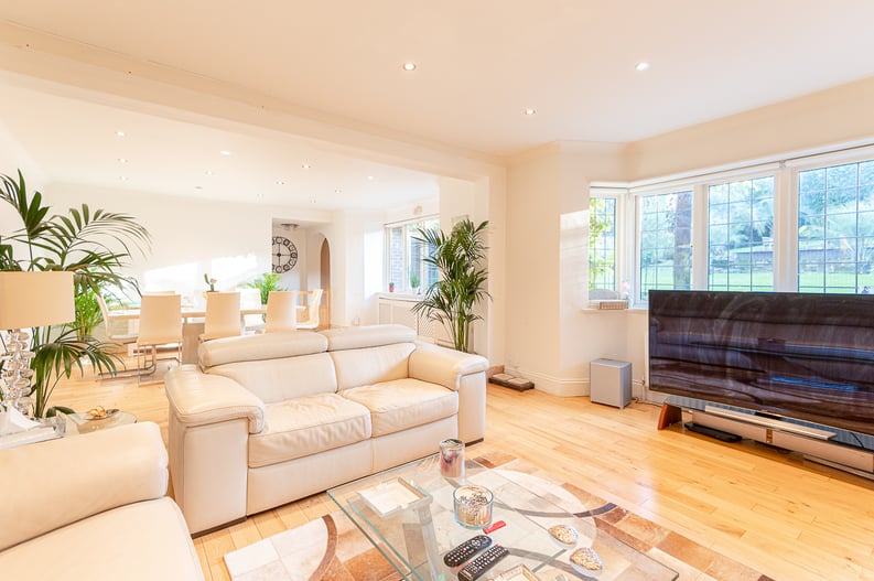 5 bedroom(s) house to sale in Westleigh Avenue, London-image 8