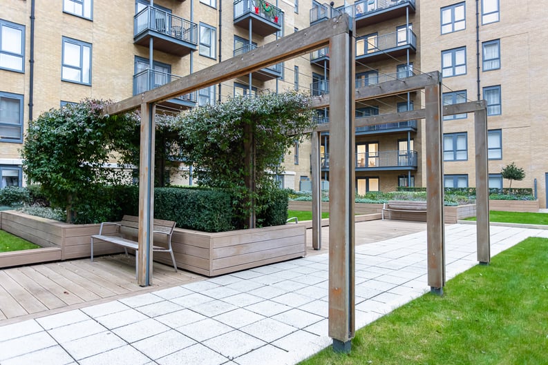2 bedroom(s) apartment to sale in Beaufort Square, Colindale, London-image 14