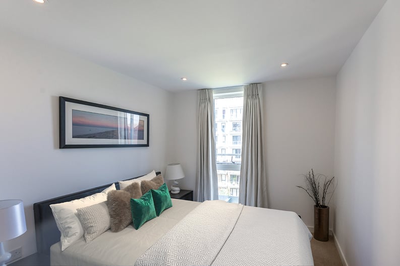 1 bedroom(s) apartment to sale in Seven Sea Gardens, Poplar, London-image 3