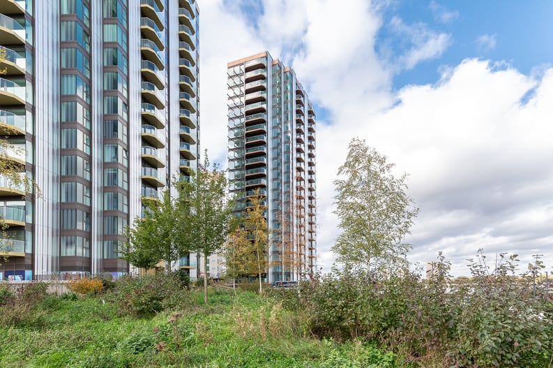 3 bedroom(s) apartment to sale in Brigadier Walk, Woolwich-image 1