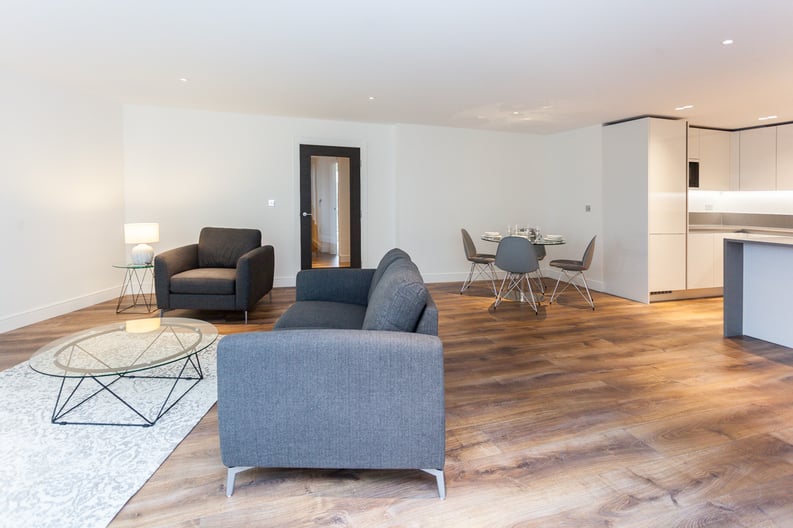 2 bedroom(s) apartment to sale in Dickens Yard, Ealing-image 3