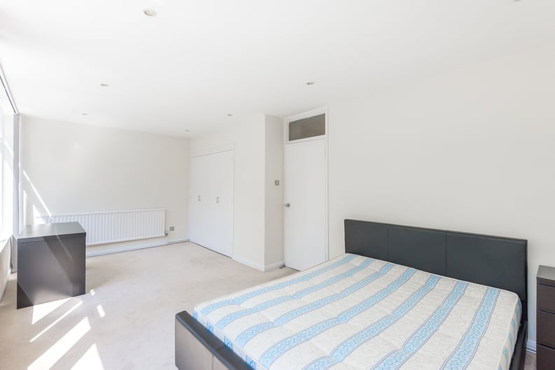 1 bedroom(s) apartment to sale in Netherhall Gardens, Hampstead, London-image 4