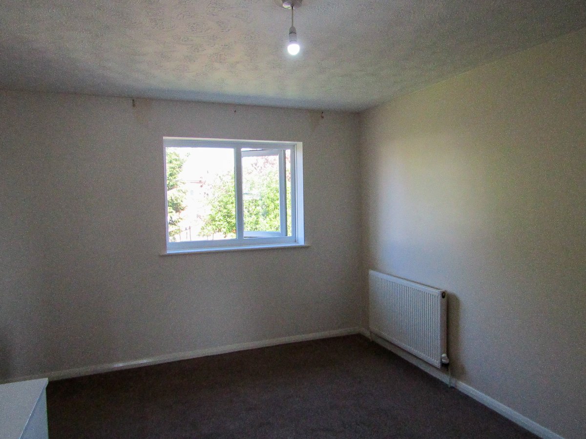 Holdenby Close, DN22 6UA