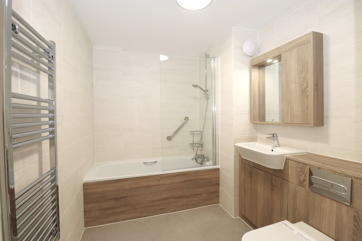 Yates Lodge, Victoria Road, Farnborough, GU14 7PN