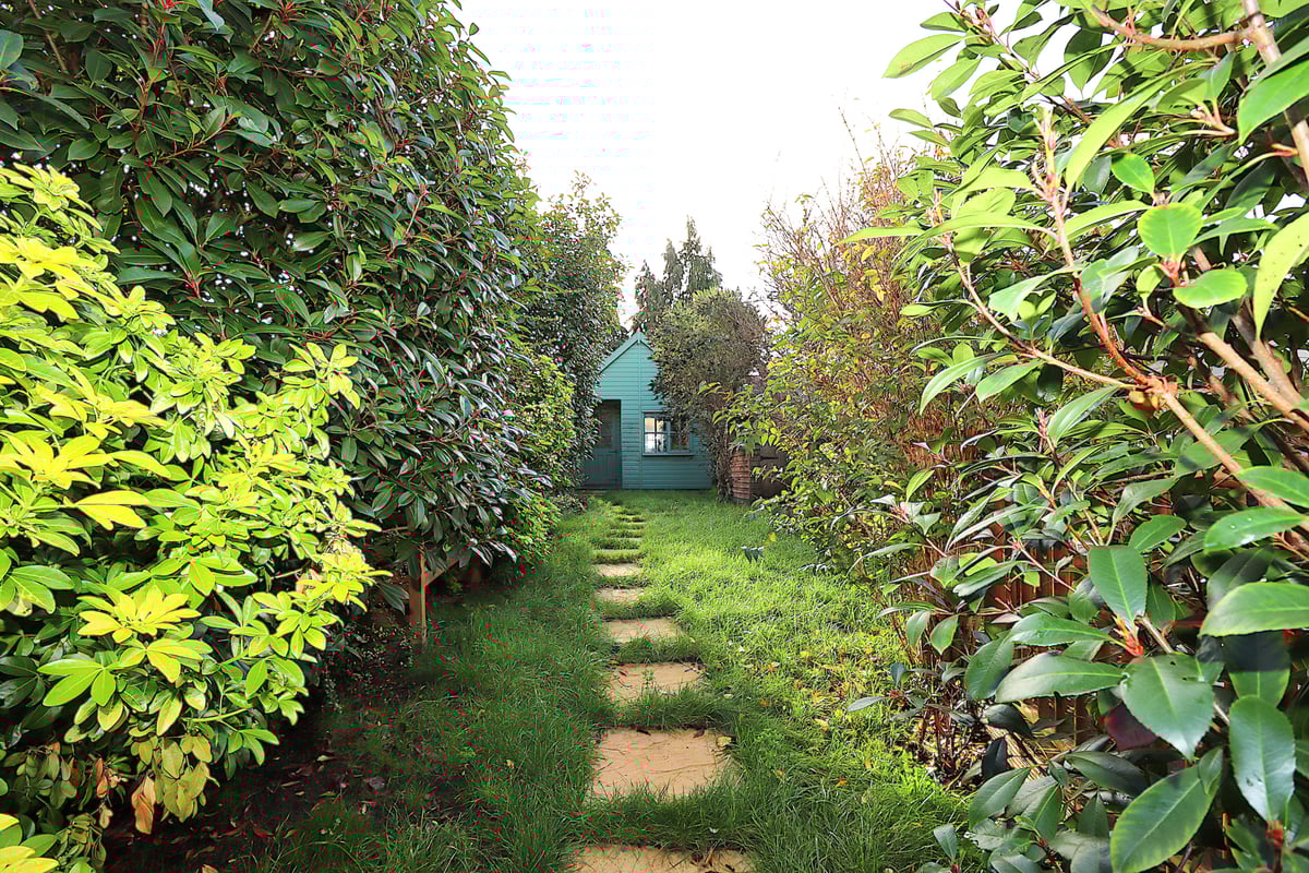 Fowler Road, Farnborough, GU14 0BN