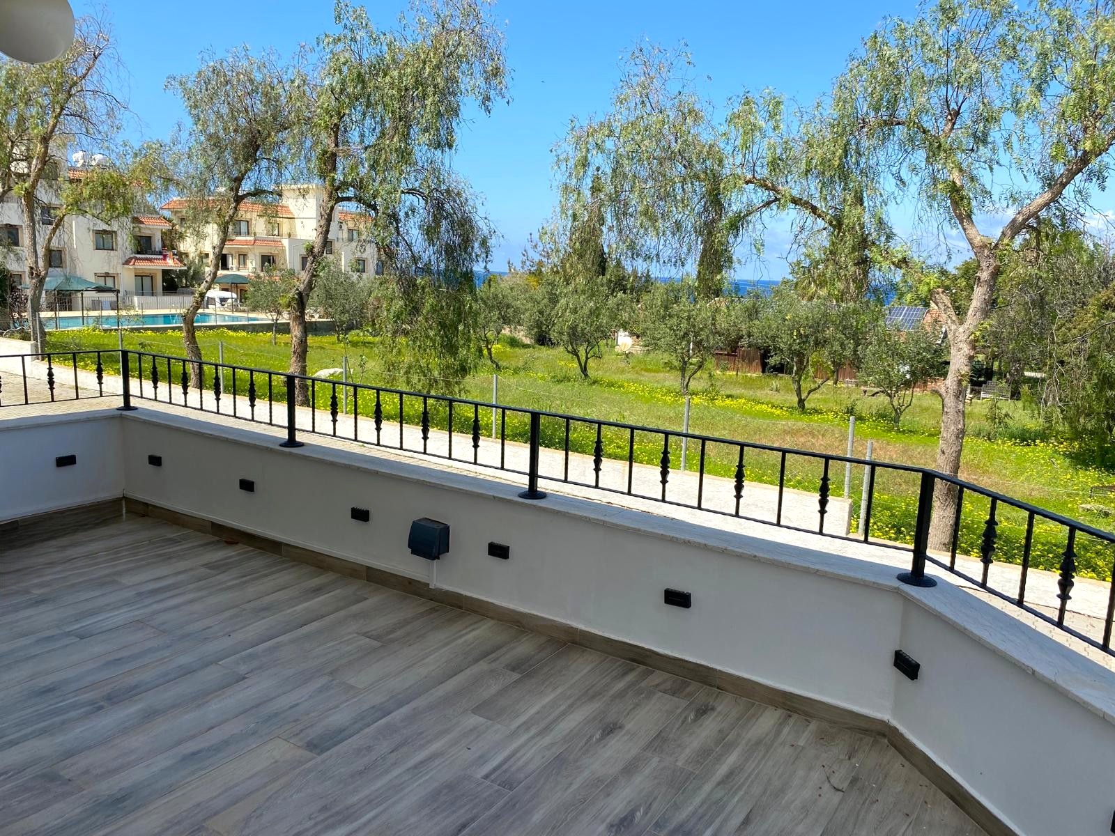 Spacious 3 Bedroom Garden Apartment with Sea Views & Wraparound Terraces, Kucuk Erenkoy