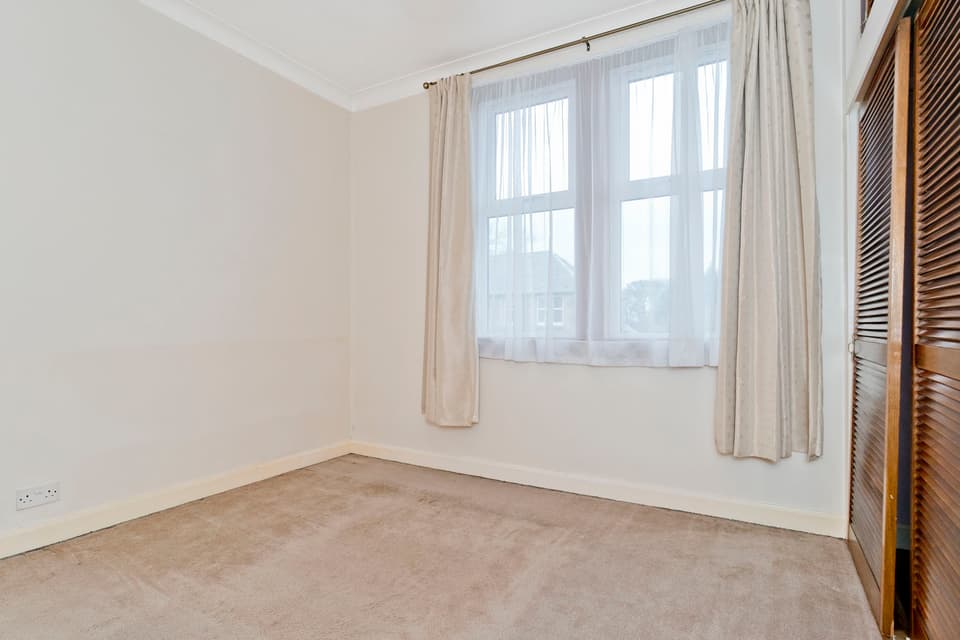 Flat for sale in Edinburgh 39 Parkgrove Drive, Edinburgh Thorntons