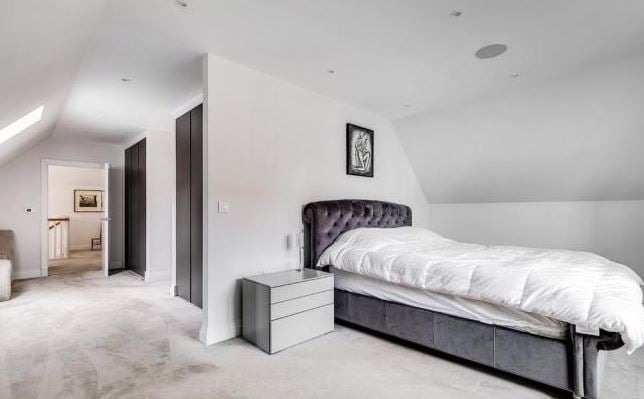 4 bedroom(s) apartment to sale in Kidderpore Avenue, Hampstead, London-image 4