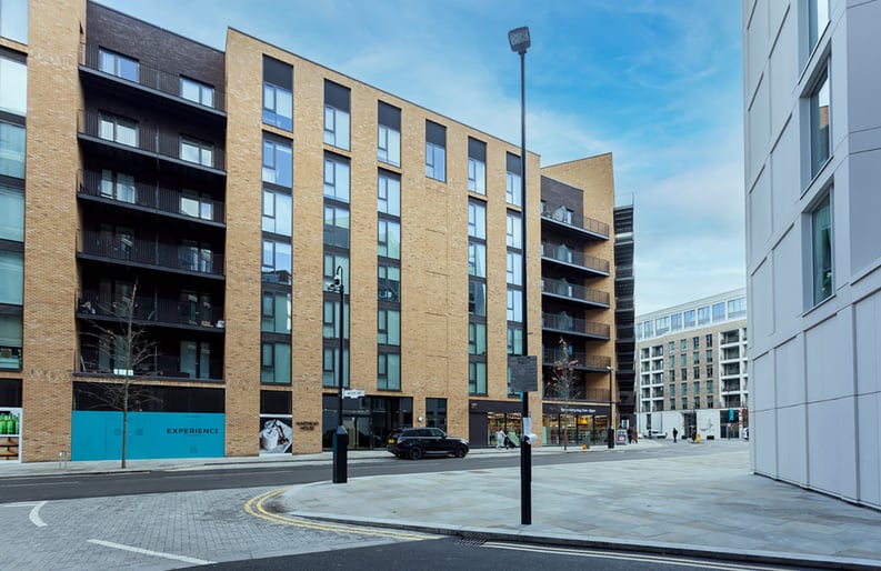 1 bedroom(s) apartment to sale in Rope Terrace, Royal Docks, London-image 1