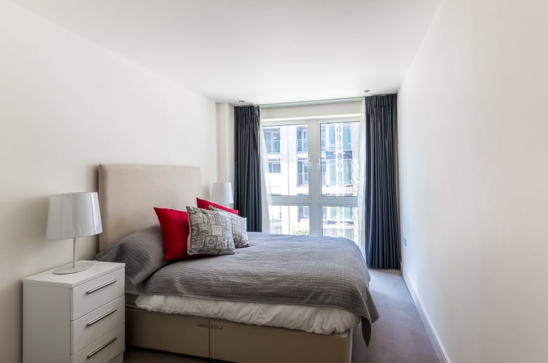 2 bedroom(s) apartment to sale in Park Street, Chelsea Creek, London-image 7