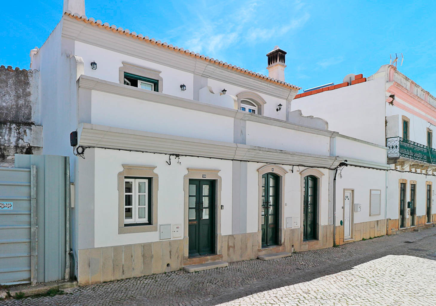 Typical Renovated Two Bedroom House in the Historical Town, São Brás 