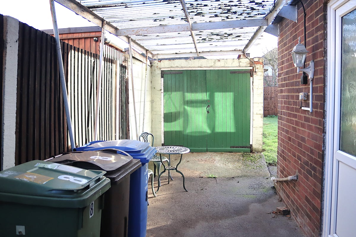 Riverside Close, Farnborough, GU14 8QT