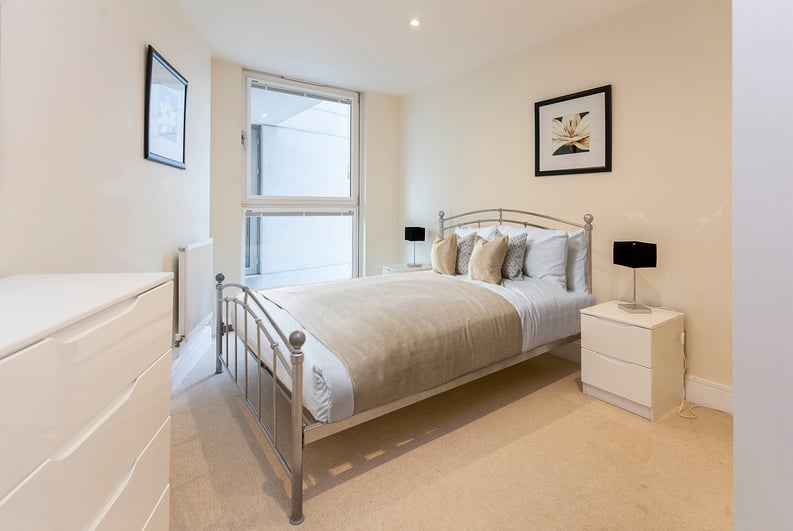 1 bedroom(s) apartment to sale in Lanterns Court, Millharbour, Canary Wharf, London-image 6