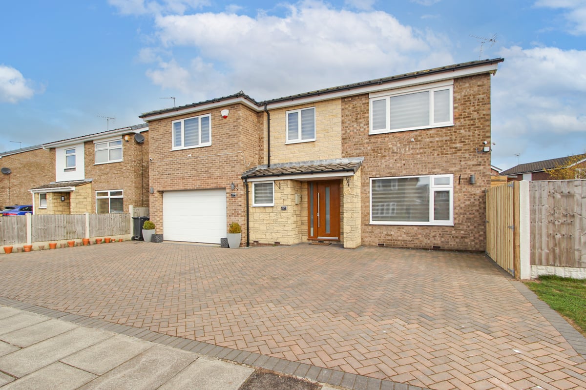 6 bedroom detached house for sale, Stoops Lane, Bessacarr, DONCASTER The Property Hive Estate