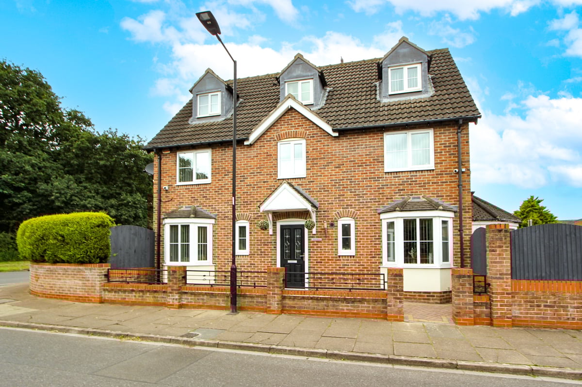 5 bedroom detached house for sale, Aldesworth Road, Cantley, DONCASTER