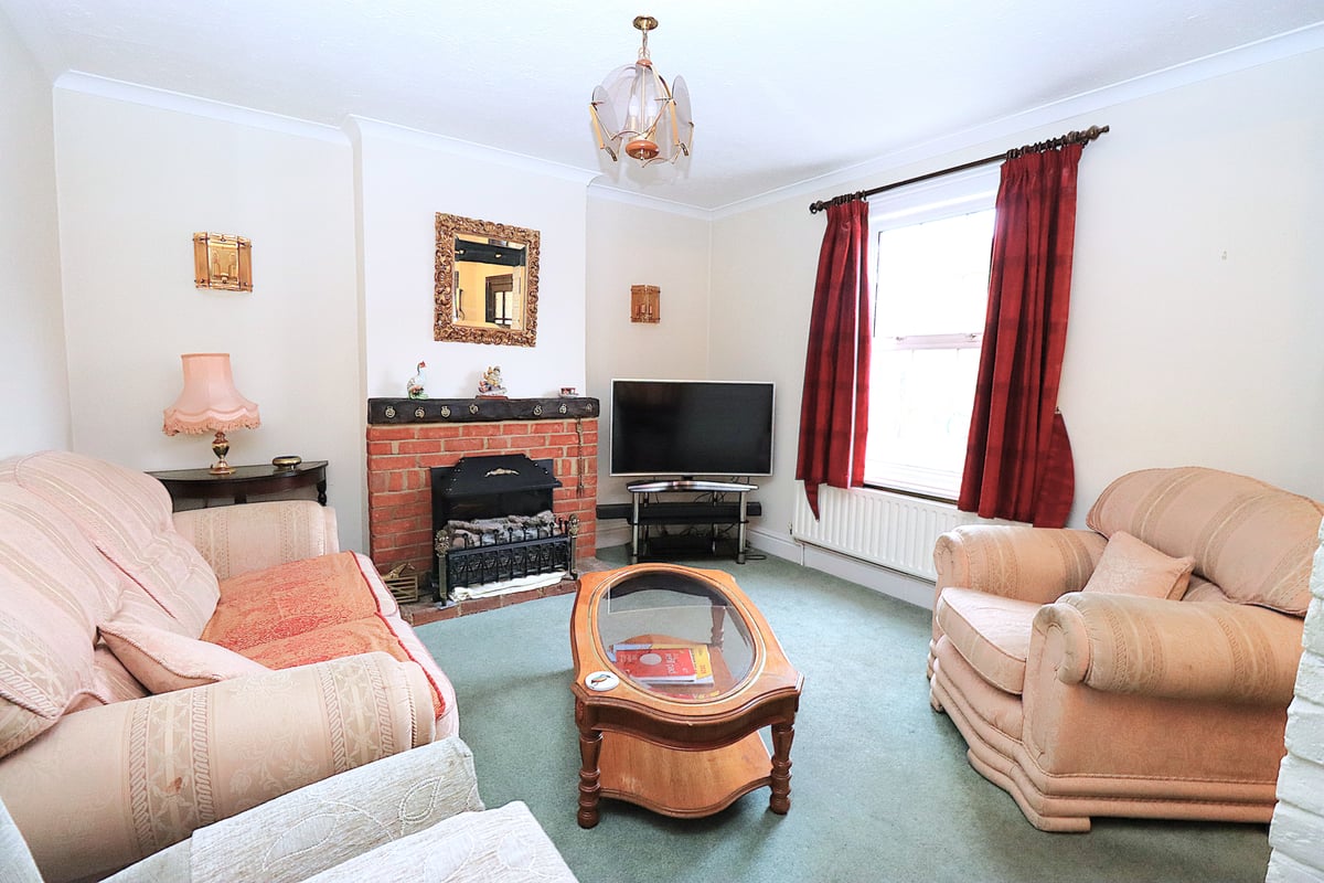 Highfield Road, Farnborough, GU14 0EB