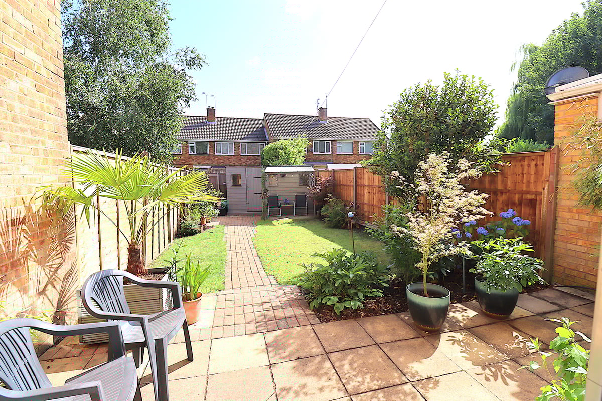 Ively Road, Farnborough, GU14 0JN