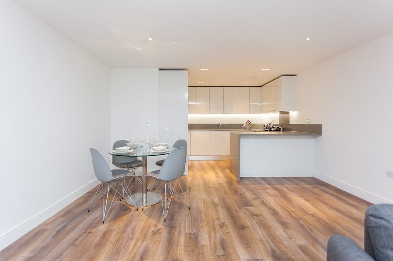 2 bedroom(s) apartment to sale in Dickens Yard, Ealing-image 4