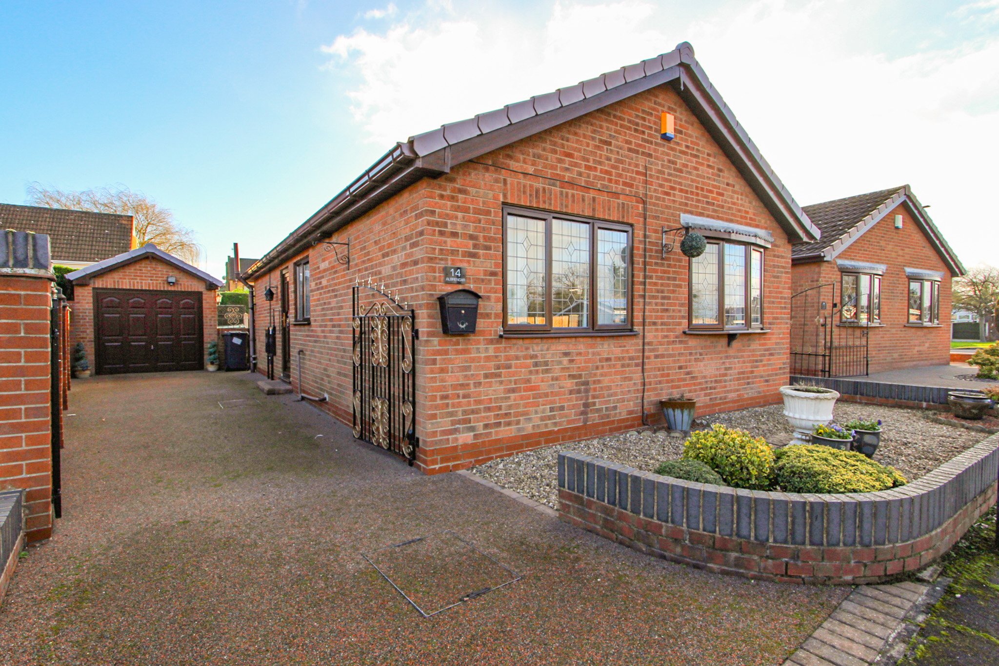 2 bedroom detached bungalow for sale, Church Fields Road, Rossington