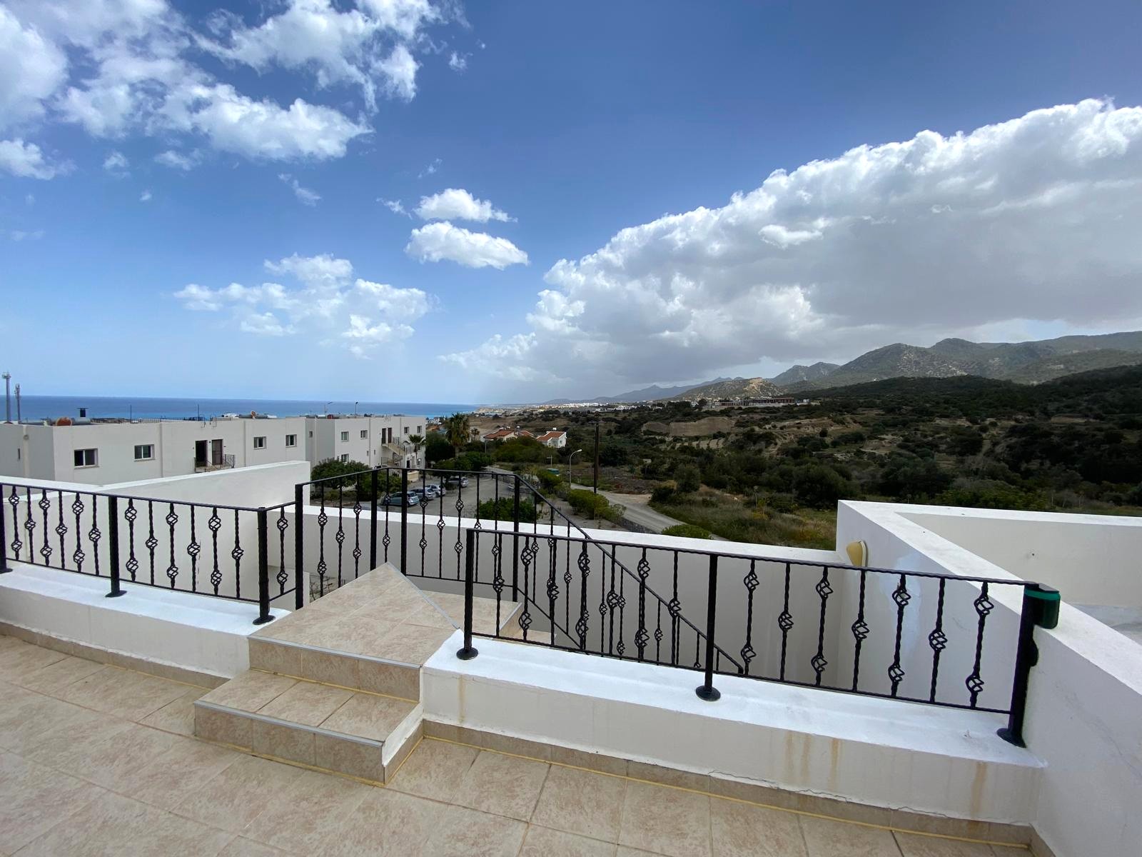 JUST £72,950!!! 2 bedroom penthouse with wonderful views and individual deed in owners name, Bahceli
