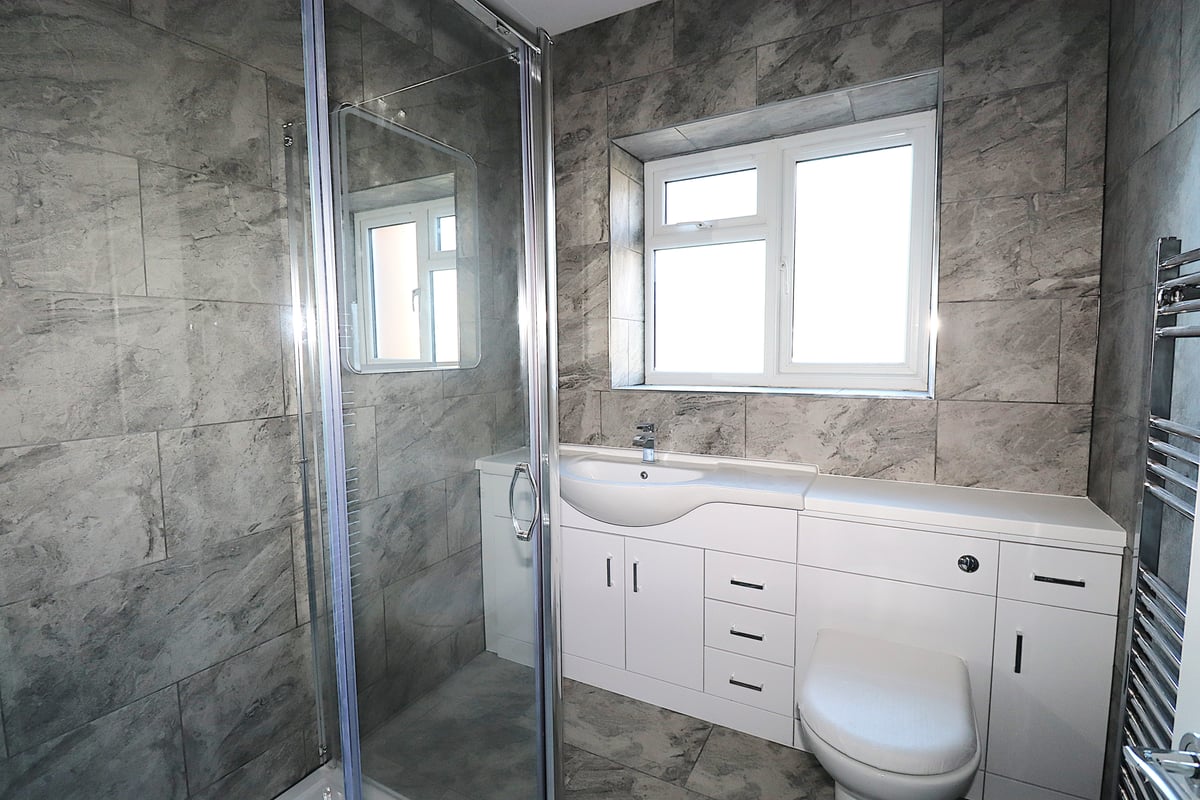 Fleet Road, FARNBOROUGH, GU14 9RU