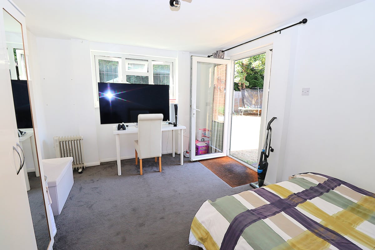 Marshall Close, FARNBOROUGH, GU14 8RY