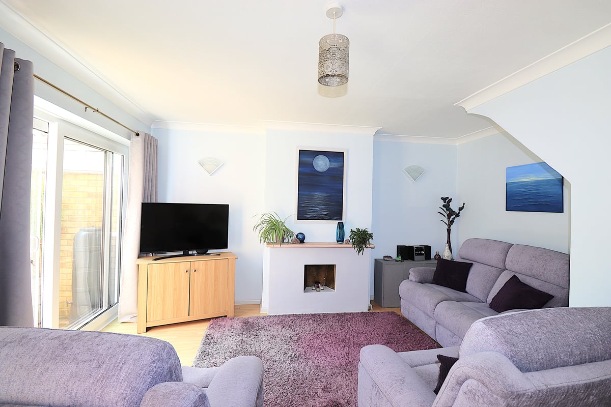 Ively Road, Farnborough, GU14 0JN