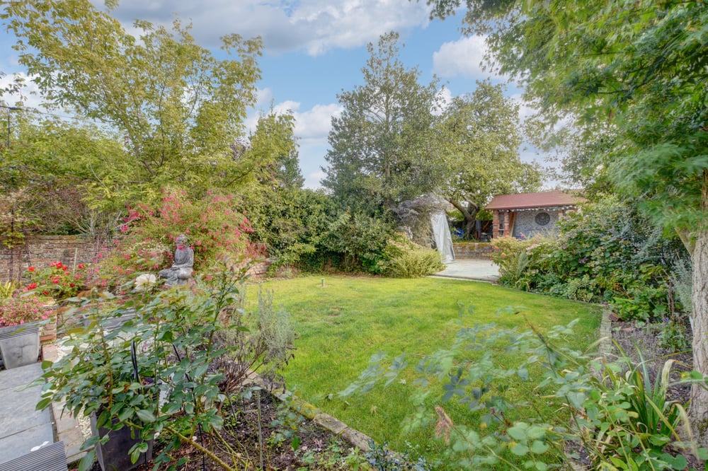 Property Details for Ersham Road Hailsham East Sussex BN27 3LG Crane