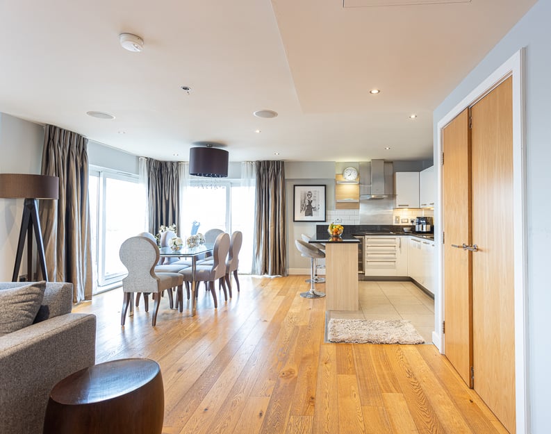 3 bedroom(s) apartment to sale in Boulevard Drive, Colindale, London-image 7
