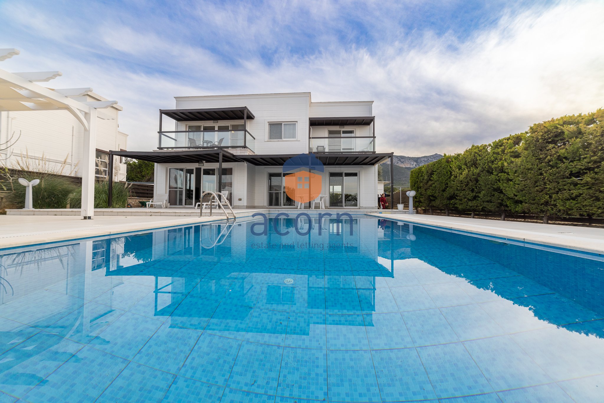 Impressive Family Home with Pool and Child-Friendly Yard, Catalkoy
