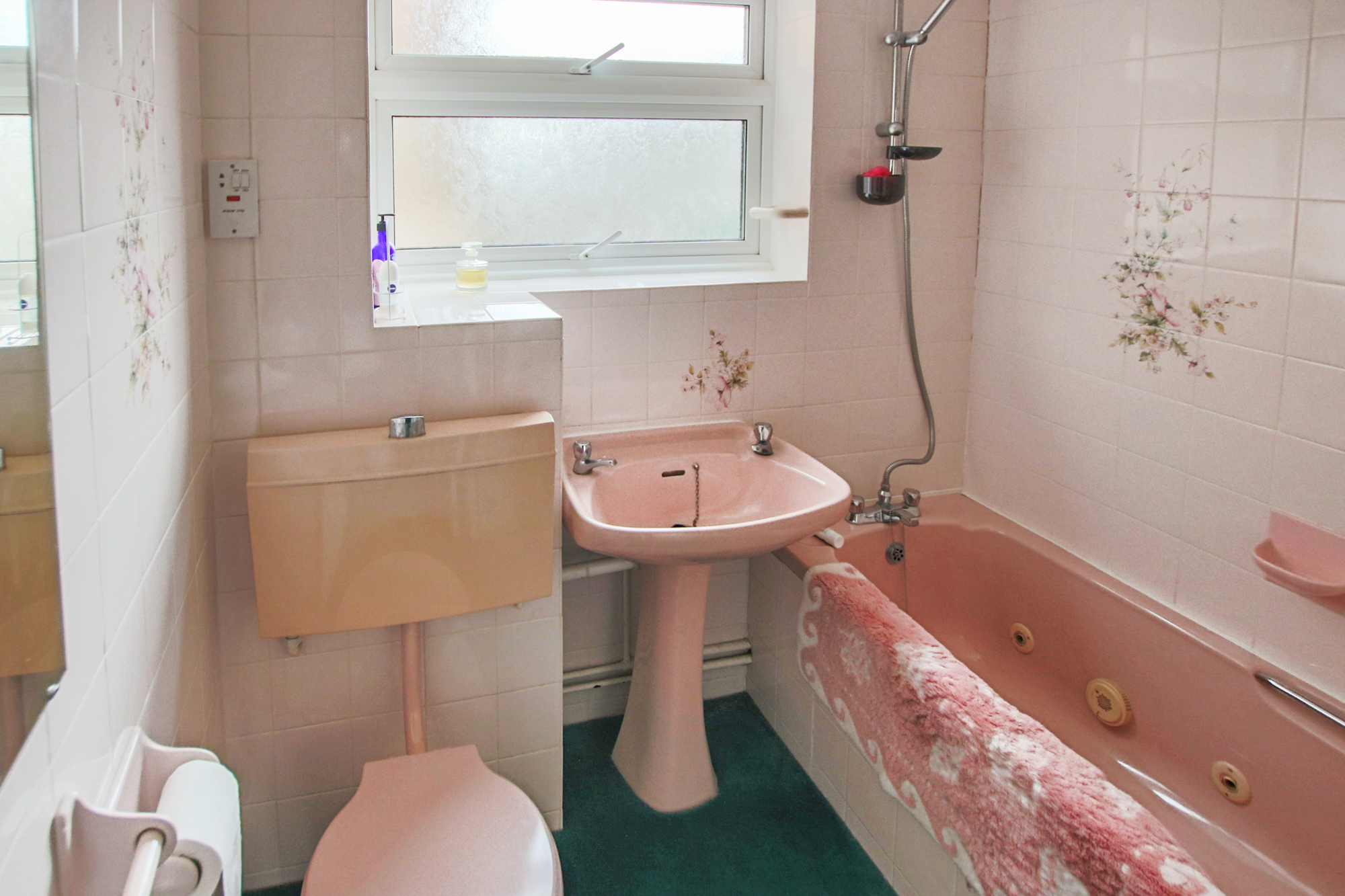 Fulmar Drive, East Grinstead, West Sussex