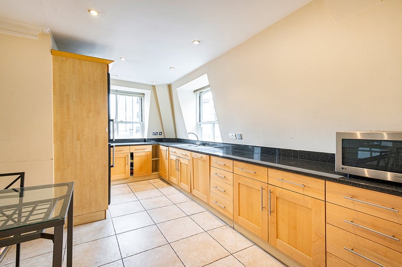 3 bedroom(s) apartment to sale in Whitehall, St James, London-image 6