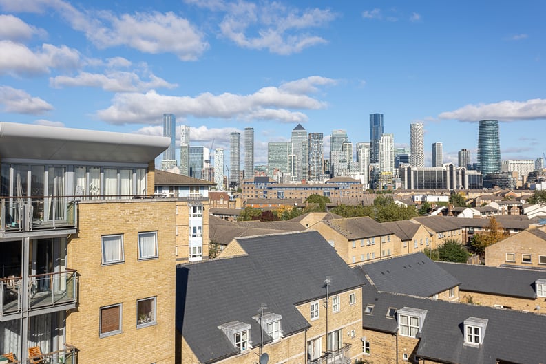 2 bedroom(s) apartment to sale in Maritime Quay, Isle of Dogs, London-image 6