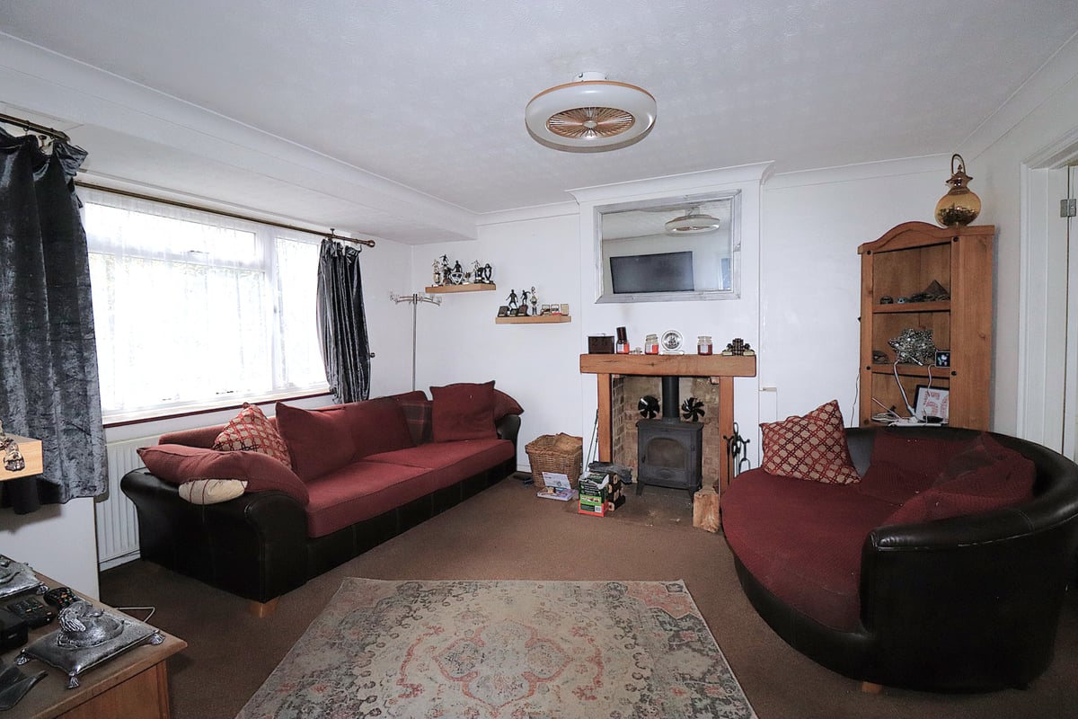 Chiltern Avenue, Farnborough, GU14 9SE