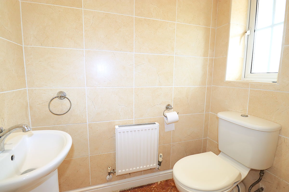 Fleet Road, Farnborough, GU14 9SL