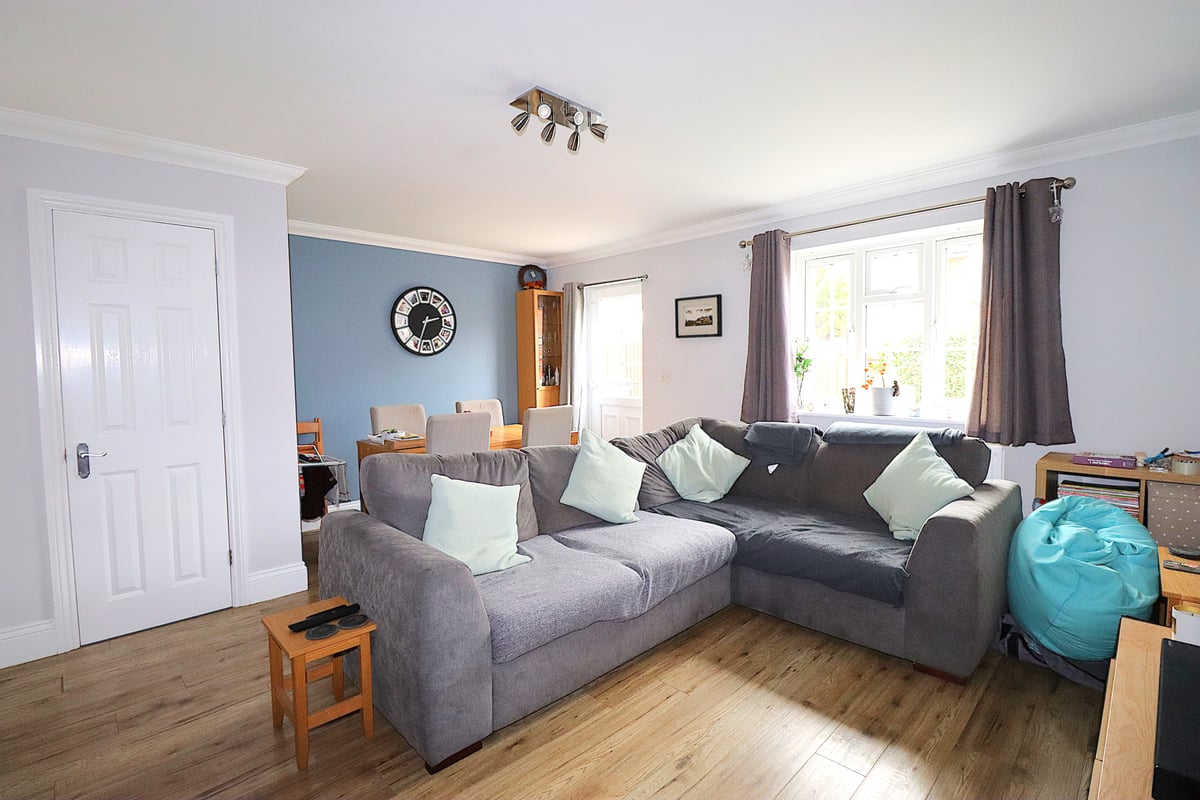 Ship Lane, FARNBOROUGH, GU14 8BH