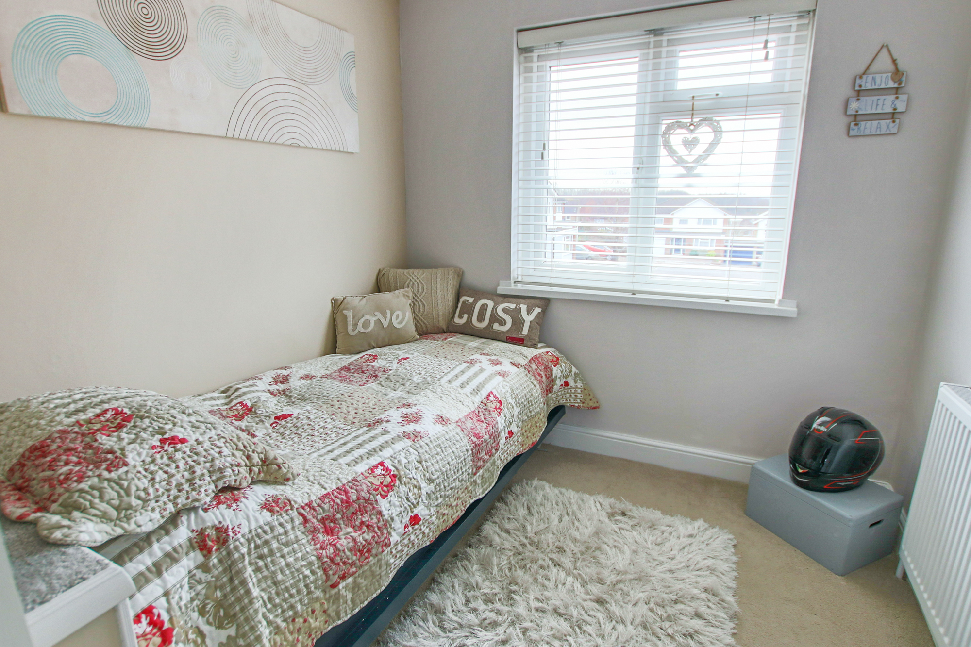 Fulmar Drive, East Grinstead, West Sussex