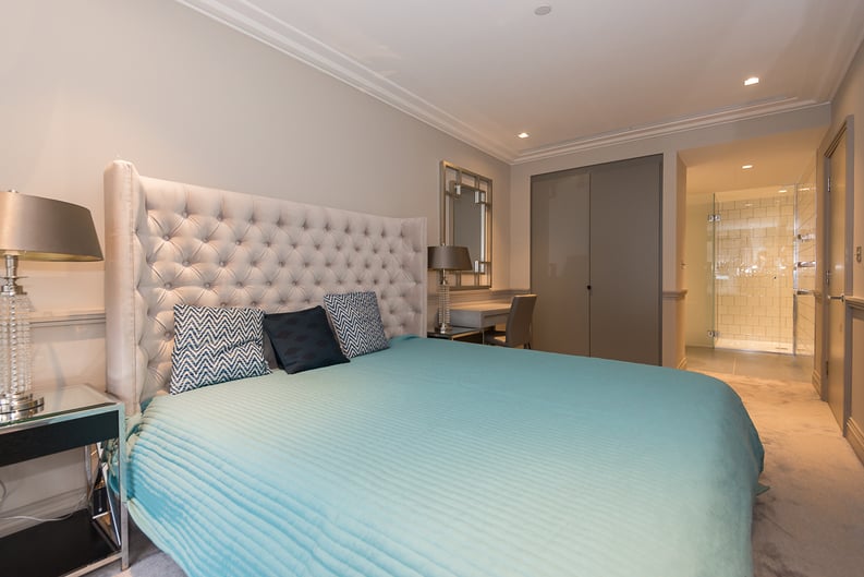 2 bedroom(s) apartment to sale in Queens Wharf, Crisp Road , Hammersmith-image 16