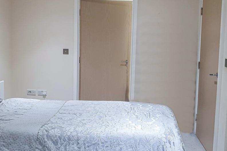 2 bedroom(s) apartment to sale in Beaufort Square, Colindale, London-image 8