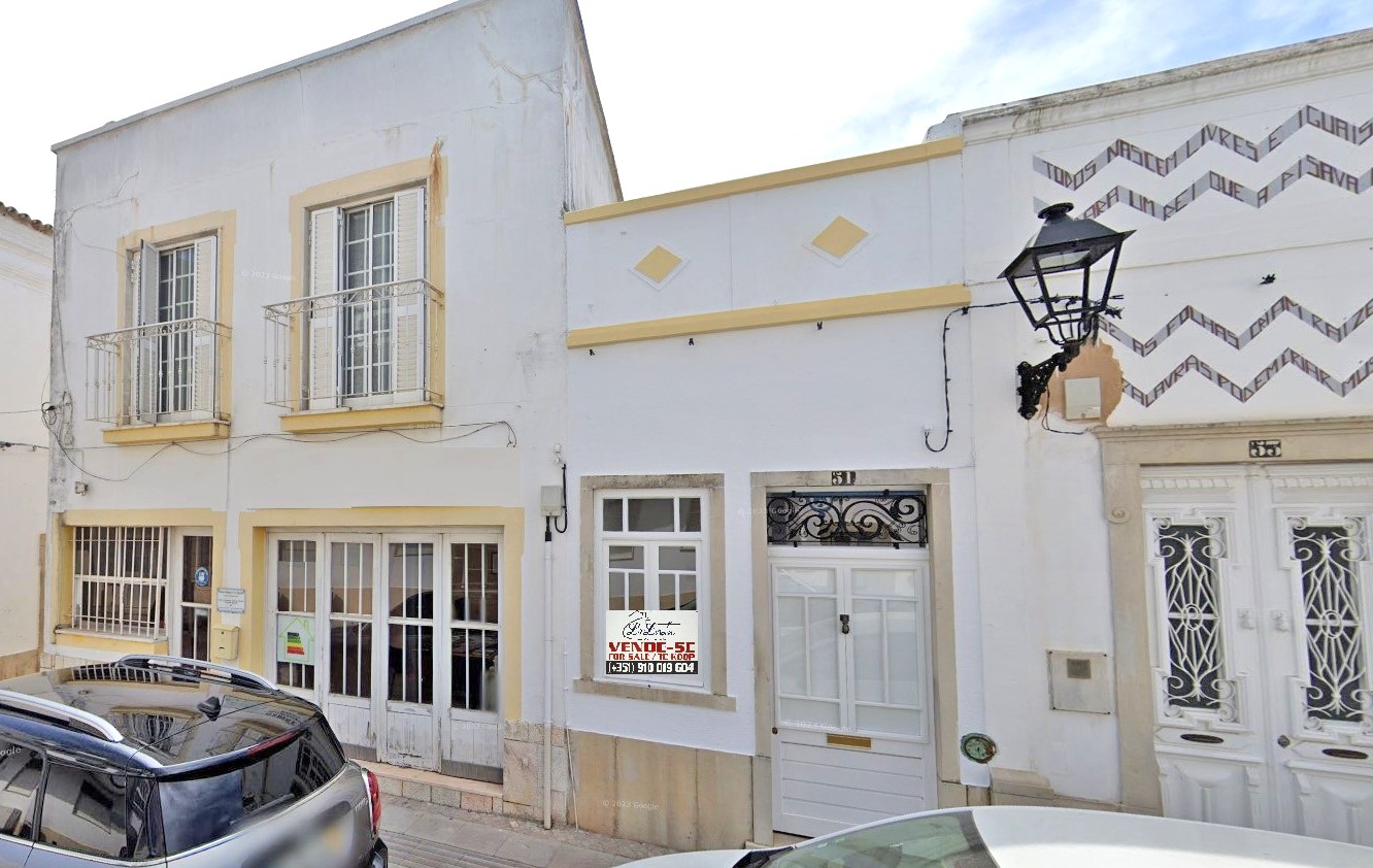 Traditional Two Story House located in the Historical Centre, São Brás 