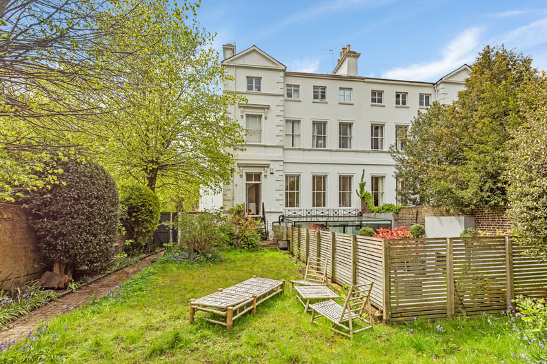 2 bedroom(s) apartment to sale in The Green, Surrey, Richmond-image 24