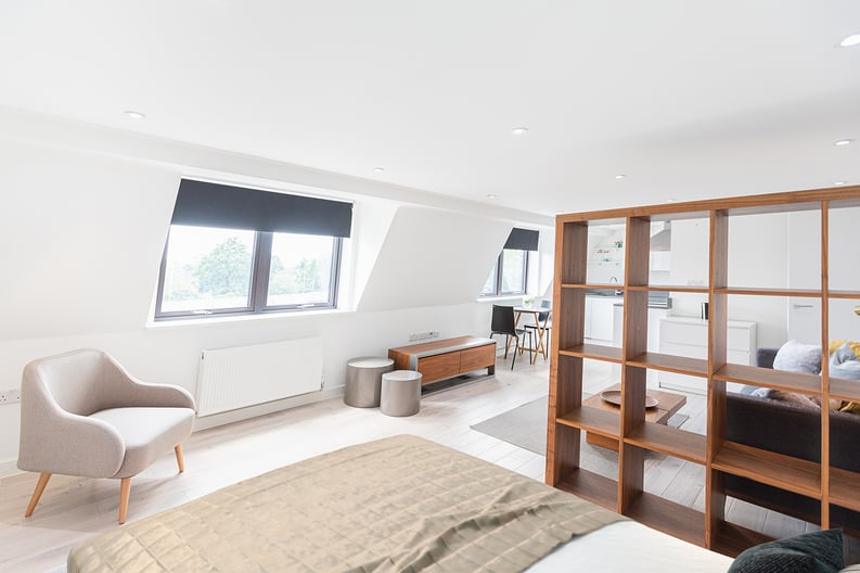 Studio apartment to sale in St John's Road, Hounslow, London-image 5