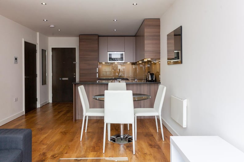 Studio apartment to sale in Commander Avenue, Colindale, London-image 4