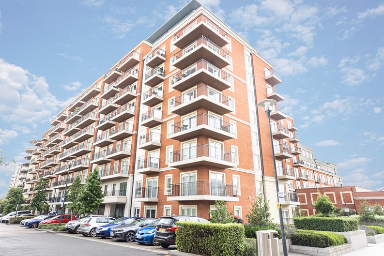 2 bedroom(s) apartment to sale in Beaufort Square, Colindale, London-image 1
