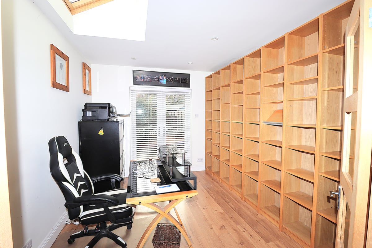 Fowler Road, Farnborough, GU14 0BN