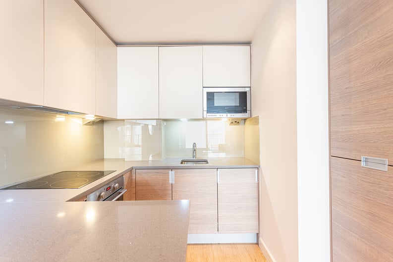 1 bedroom(s) apartment to sale in Heritage Avenue, London-image 14