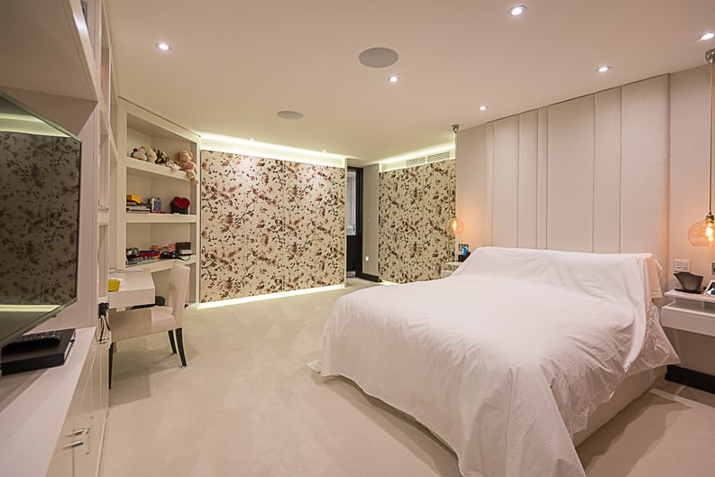 5 bedroom(s) house to sale in Cadogan Lane, Knightsbridge-image 6