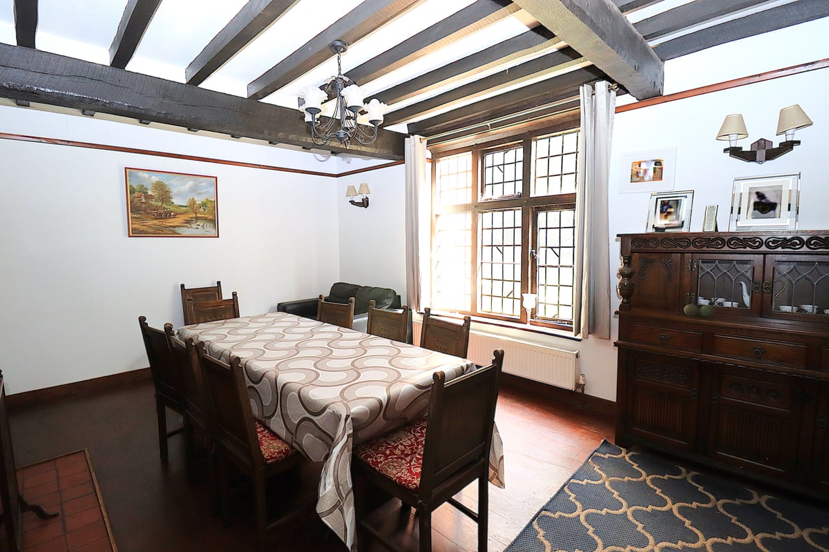 Farnborough Road, Farnborough, GU14 7JL