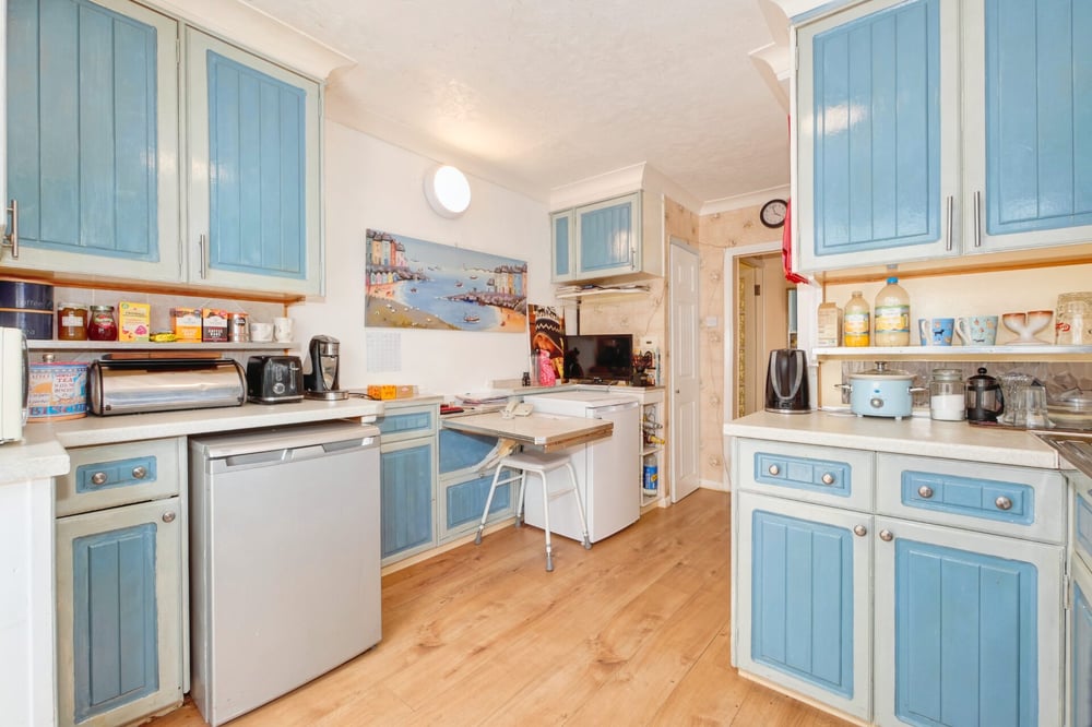 Property Details for Harebeating Crescent Hailsham East Sussex BN27