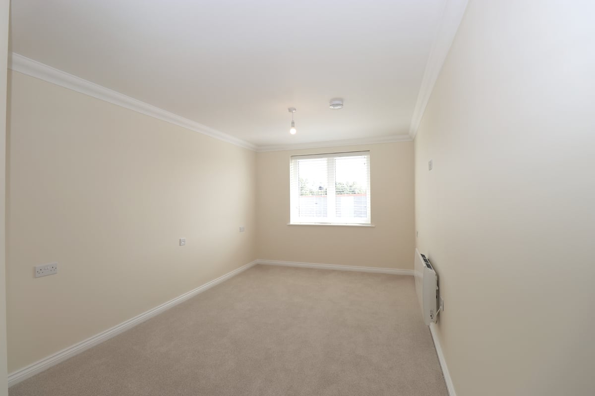 Yates Lodge, Victoria Road, Farnborough, GU14 7PN